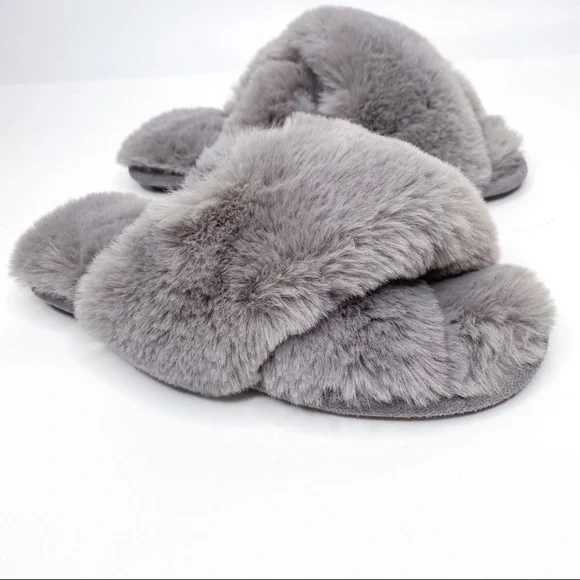Loft gray criss cross fuzzy slippers, size 5-6 - Picture 2 of 6